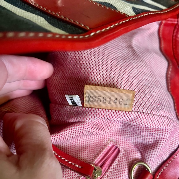 Dooney & Bourke Vintage Serengeti Collection Giraffe Print Tote - Picture 2 of 8